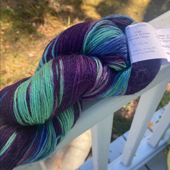 J. KNITS Knit Pickins’ Fun Superwash Me Sox yarn. Hand-dyed yarn - Picture 4 of 8